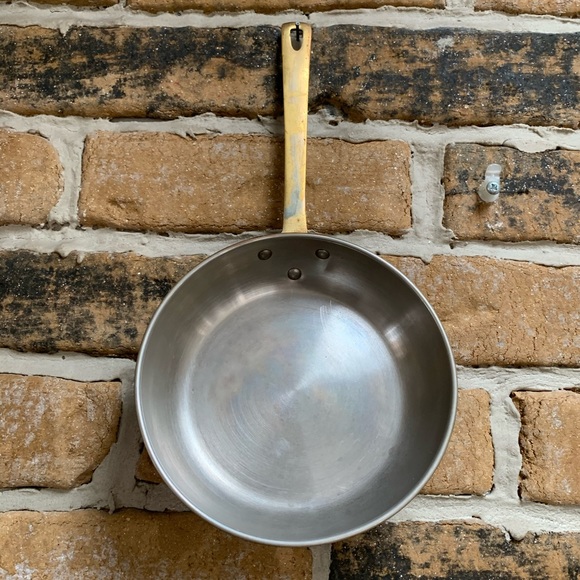 SOLD Set of three (3) Vintage Solid Copper Pans - Picture 11 of 16